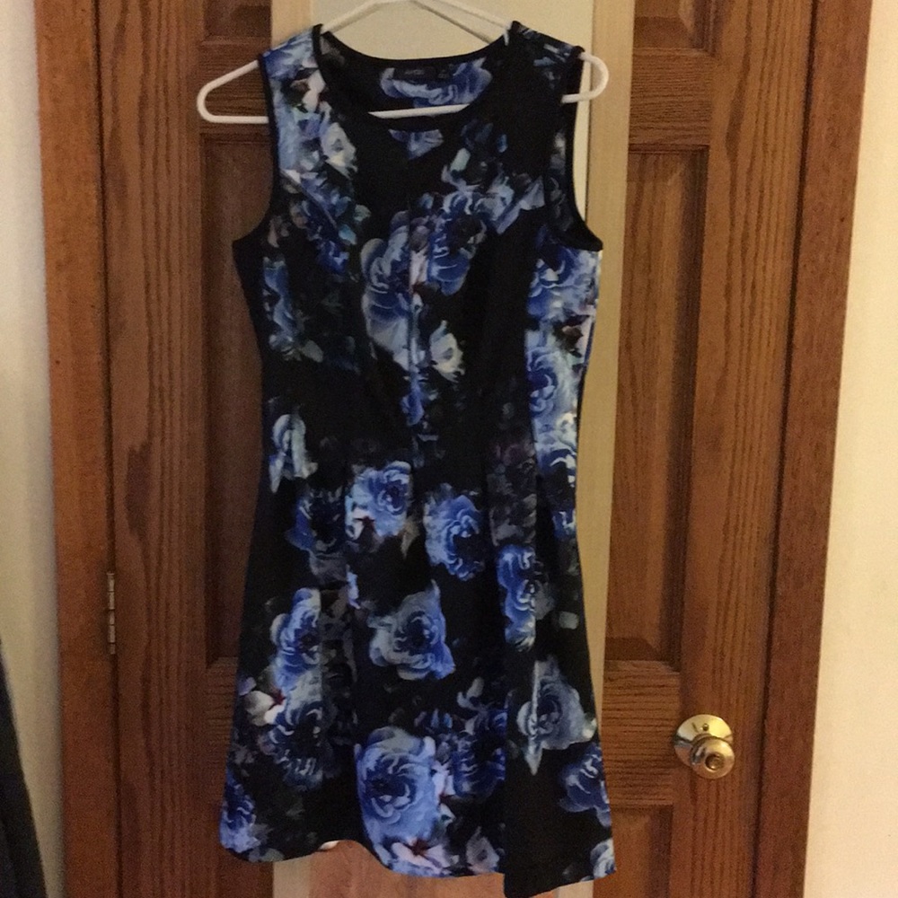 APT.9. Dress